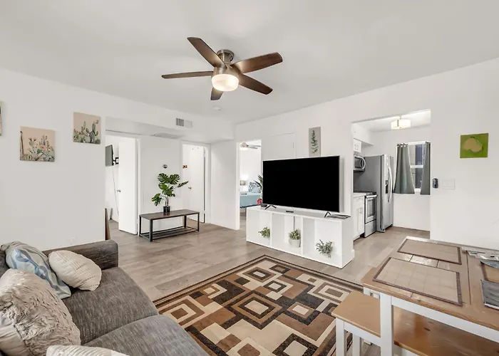 Modern 2 Bed Near Honorhealth Asu And Town Free Parking Apartment Tempe